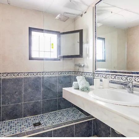 Puerto Banus !!! Piscine Et A Proximite Daire *