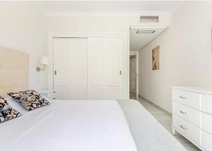 Puerto Banus !!! Piscine Et A Proximite Daire